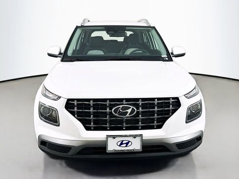New 2026 Hyundai Venue SEL FWD image 2