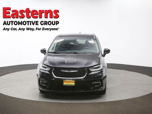 Used 2023 Chrysler Pacifica Touring-L image 50