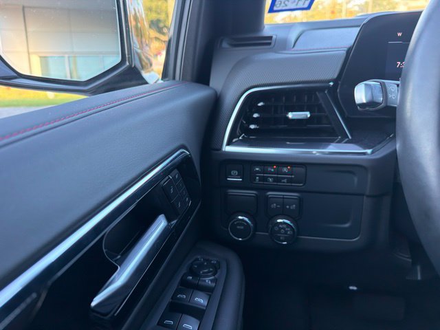 Used 2026 Chevrolet Suburban RST w/ Comfort Package RWD image 13