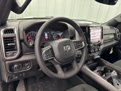 New 2026 RAM 1500 4x4 Crew Cab image 17