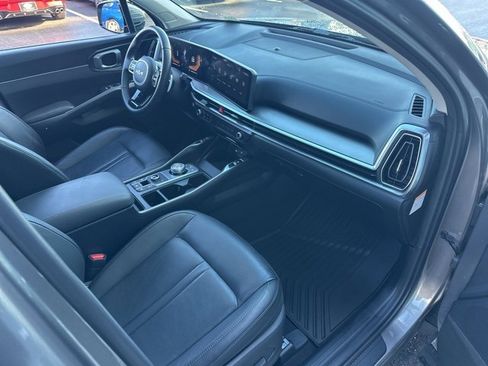 Used 2025 Kia Sorento EX w/ EX Panoramic Sunroof Package image 36