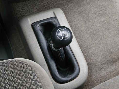 Used 2005 Dodge Ram 2500 Truck SLT w/ Quad Cab Big Horn Value Group image 28