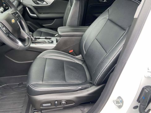 Certified 2025 Chevrolet Blazer LT image 6