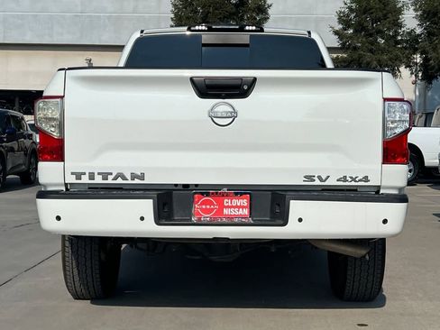 Used 2023 Nissan Titan SV image 8