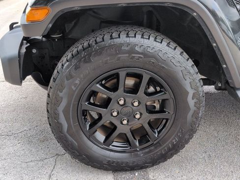 Used 2023 Jeep Gladiator Overland AWD/4WD image 23