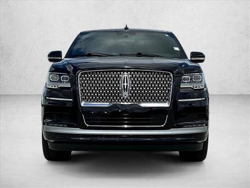 Used 2023 Lincoln Navigator L Reserve image 3