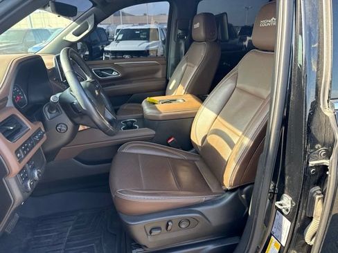 Used 2021 Chevrolet Suburban High Country w/ Premium Package 2 AWD/4WD image 14