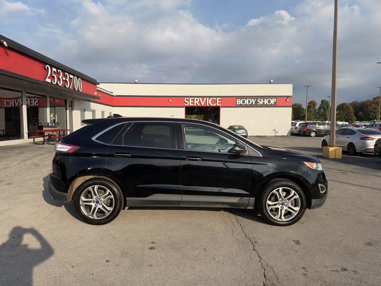 Used 2016 Ford Edge Titanium AWD/4WD image 2
