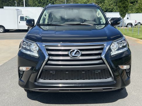 Used 2019 Lexus GX 460 Premium w/ Premium Package AWD/4WD image 4
