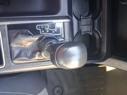 Used 2020 Toyota Tacoma SR AWD/4WD image 18