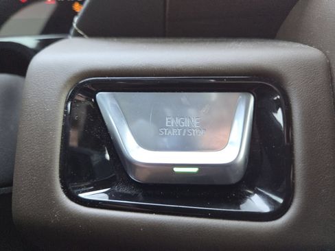 Used 2025 GMC Yukon XL Denali Ultimate AWD/4WD image 15