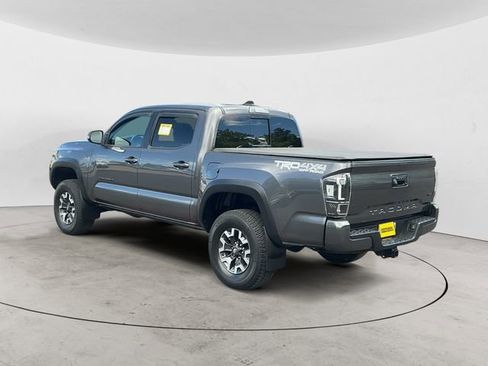 Certified 2020 Toyota Tacoma TRD Off-Road w/ Technology Package AWD/4WD image 3