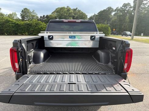 Used 2026 GMC Sierra 1500 SLT AWD/4WD image 18