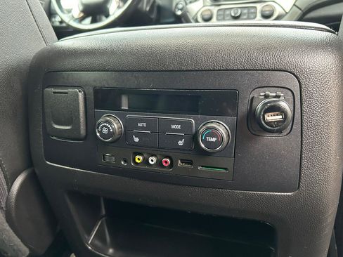 Used 2016 Chevrolet Suburban LT AWD/4WD image 19