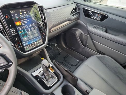 Used 2025 Subaru Forester Touring image 12