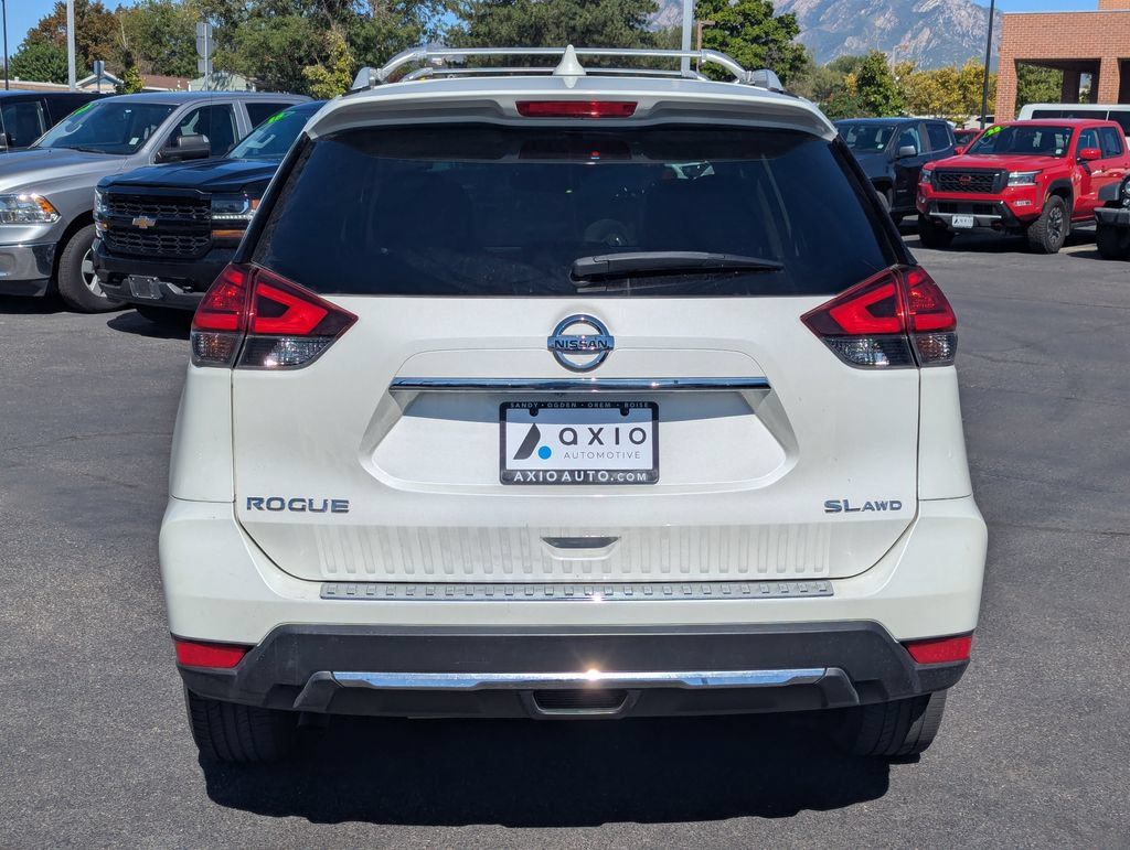 Used 2017 Nissan Rogue SL w/ SL Premium Package AWD/4WD image 6