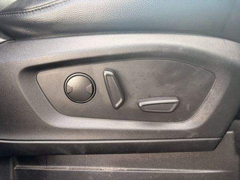 Used 2021 Ford Explorer XLT w/ Equipment Group 202A image 23