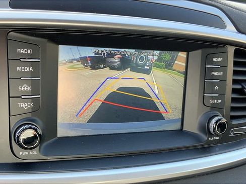Used 2020 Kia Sorento L FWD image 29