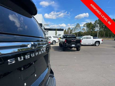 Used 2021 Chevrolet Suburban Premier w/ Premium Package image 34