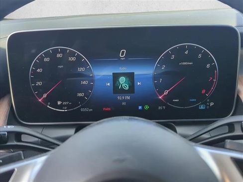 Used 2023 Mercedes-Benz GLC 300 image 10
