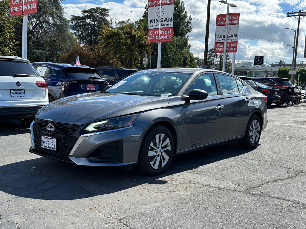 Used 2025 Nissan Altima 2.5 S FWD image 2