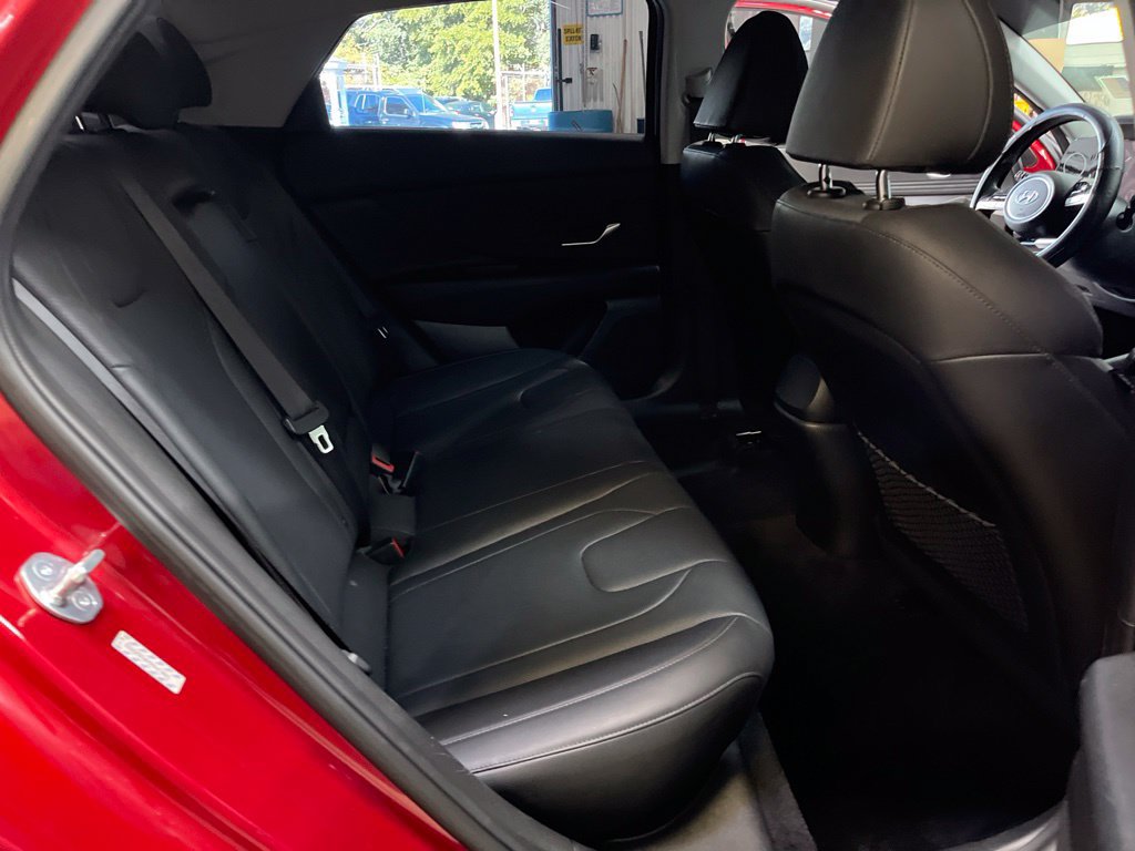 Used 2023 Hyundai Elantra Limited FWD image 25