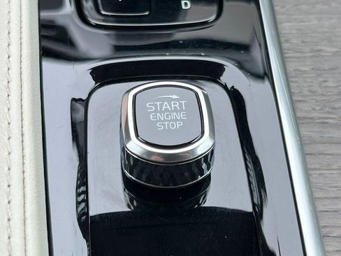 Used 2023 Volvo XC90 B6 Plus w/ Protection Package Premier AWD/4WD image 31