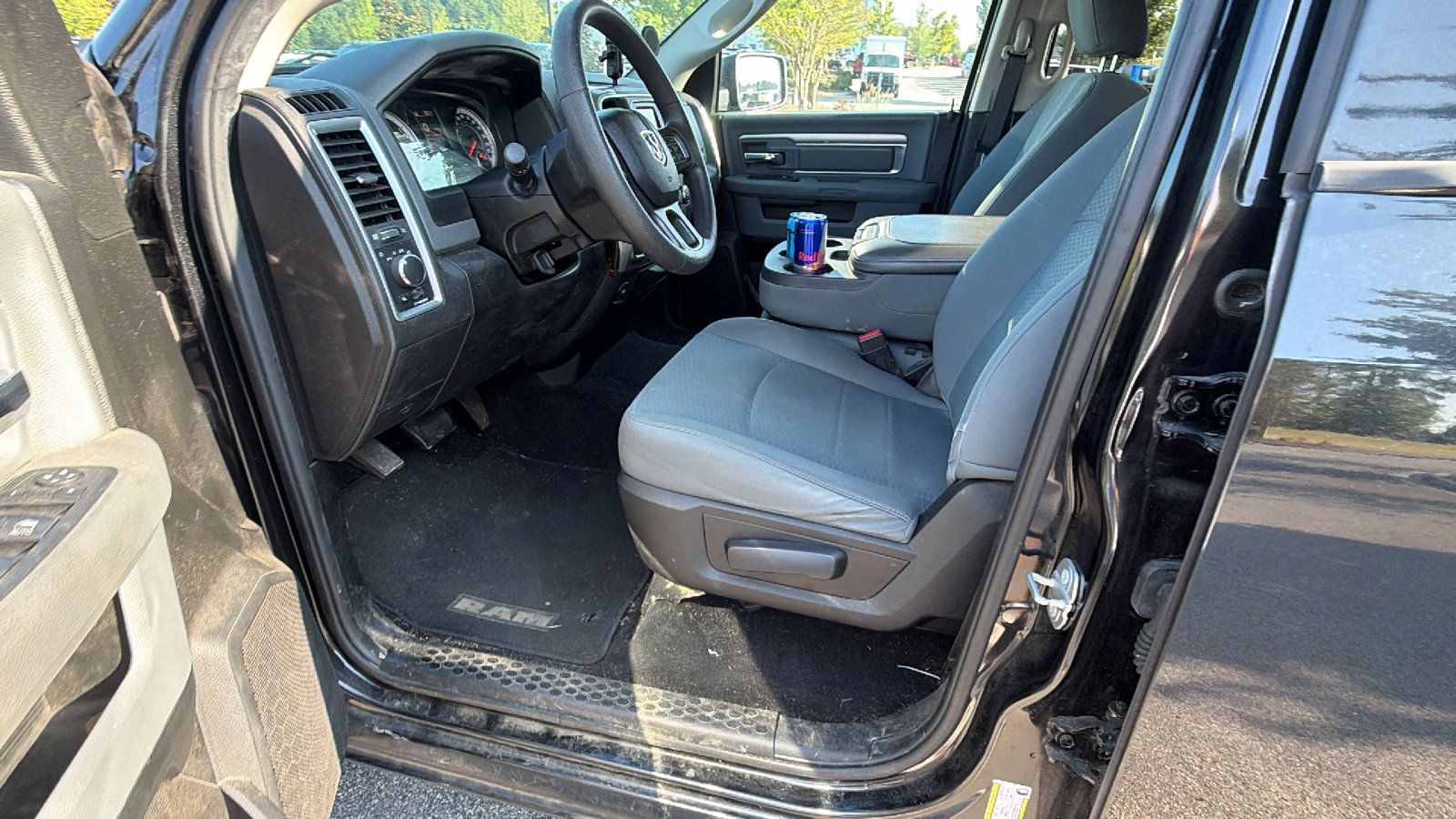 Used 2019 RAM 1500 Classic SLT RWD image 16