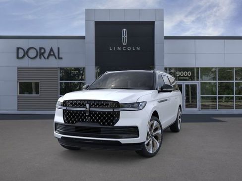 New 2026 Lincoln Navigator L Black Label AWD/4WD image 2
