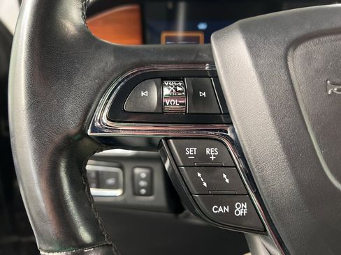 Used 2020 Lincoln Navigator Reserve w/ Luxury Package image 20