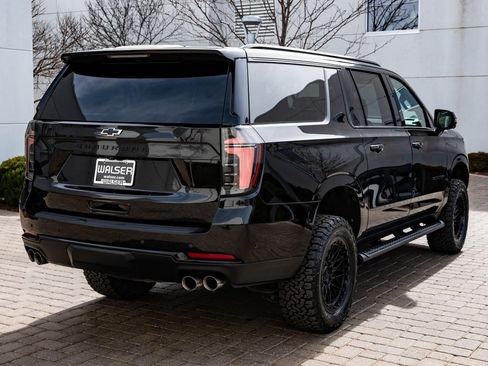 Used 2025 Chevrolet Suburban Z71 w/ Comfort Package image 10