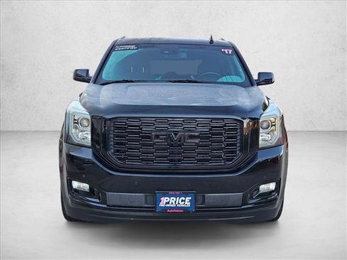 Used 2017 GMC Yukon SLE w/ SLE Value Package image 2