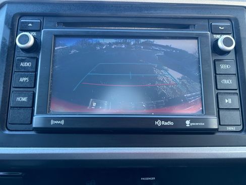 Used 2016 Toyota Tacoma SR5 image 31