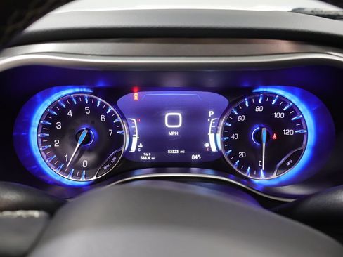 Used 2024 Chrysler Pacifica Touring-L FWD image 44