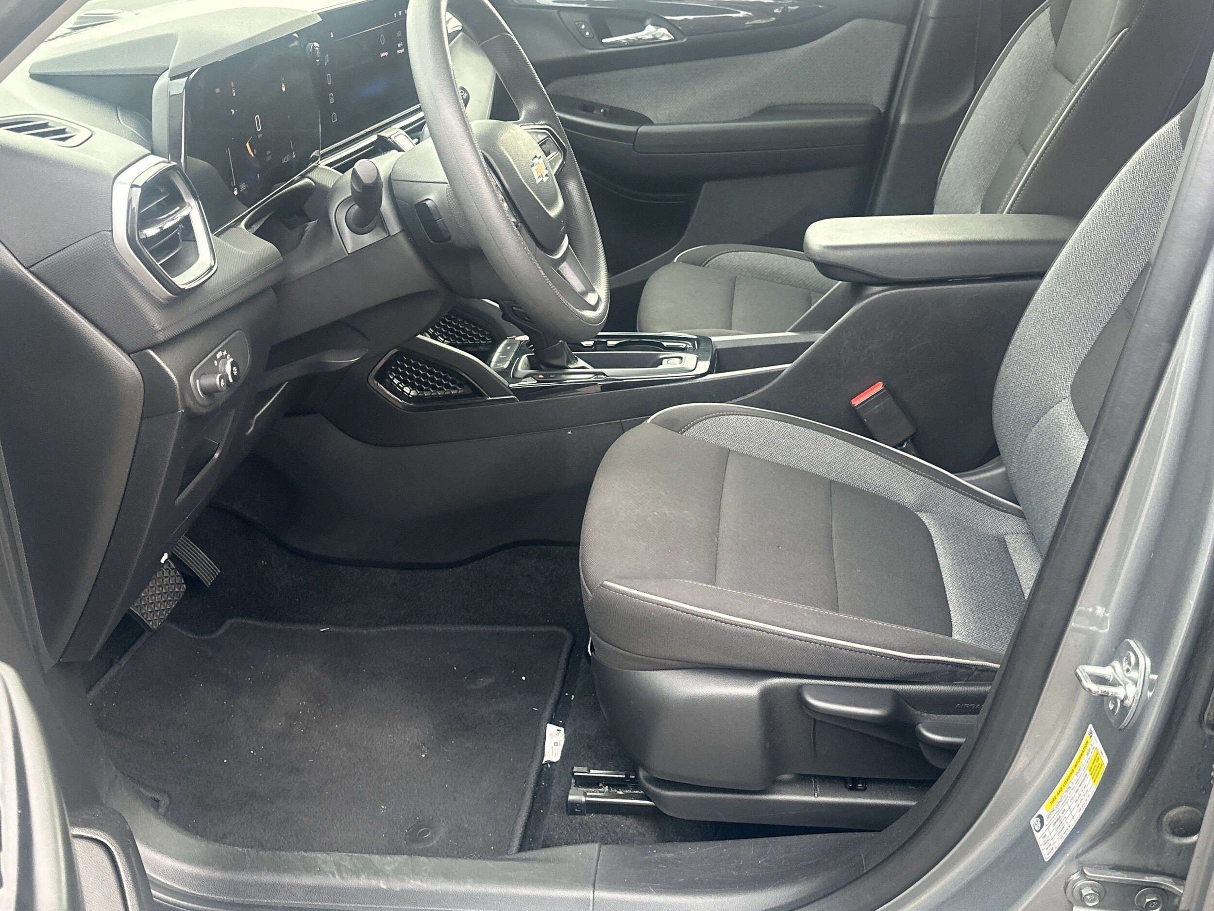 Used 2025 Chevrolet TrailBlazer LT FWD image 41