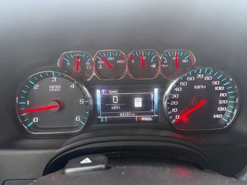 Used 2019 GMC Yukon SLT w/ Open Road Package AWD/4WD image 17