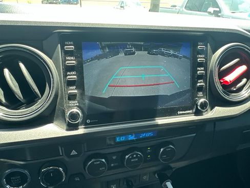Used 2022 Toyota Tacoma TRD Off-Road AWD/4WD image 13