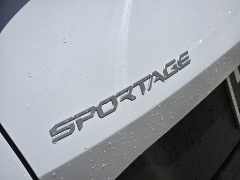 New 2026 Kia Sportage EX FWD image 8