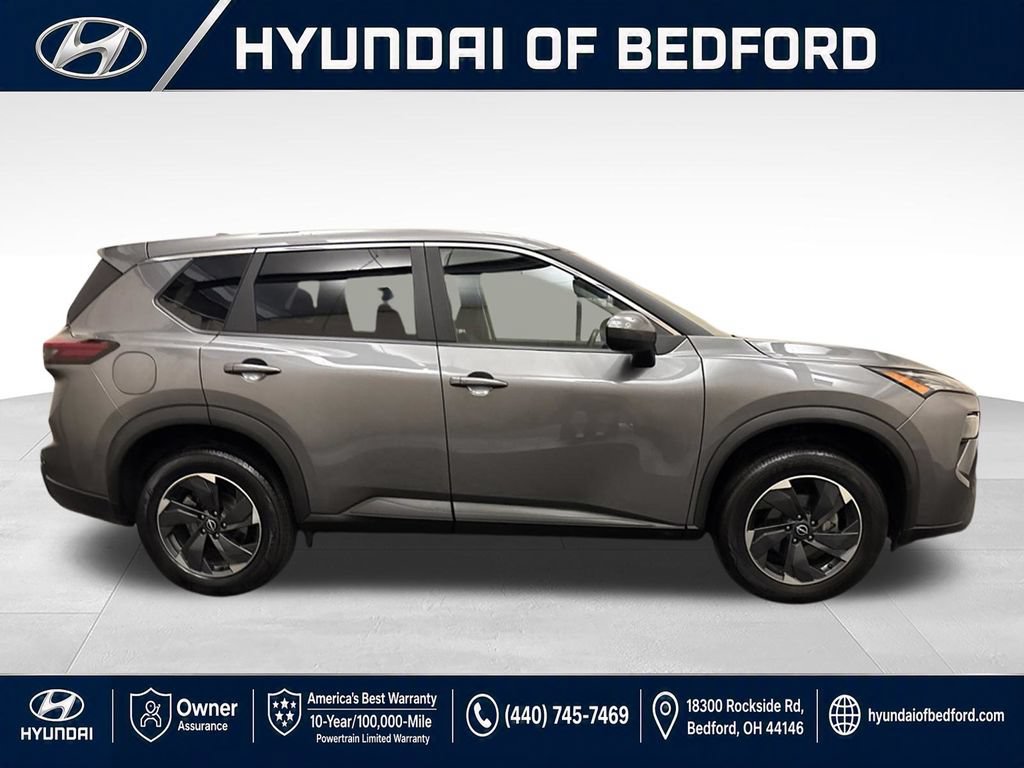 Used 2024 Nissan Rogue SV AWD/4WD image 4