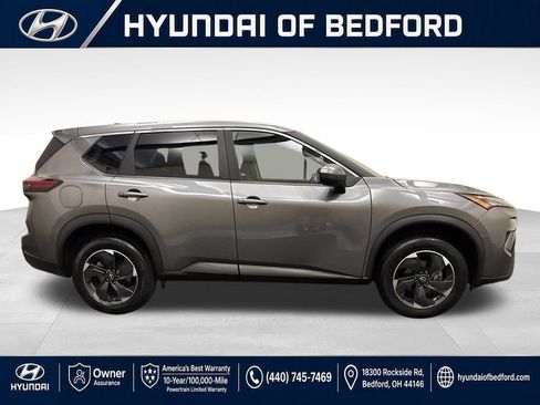 Used 2024 Nissan Rogue SV AWD/4WD image 4