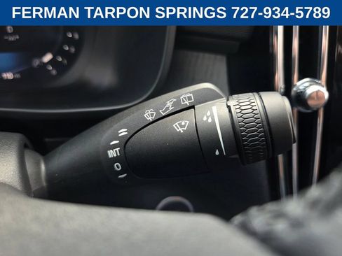 Certified 2026 Volvo XC40 B5 Plus AWD/4WD image 33