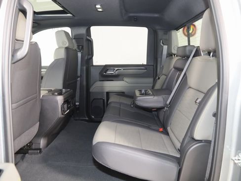 Used 2025 Chevrolet Silverado 2500 ZR2 image 47