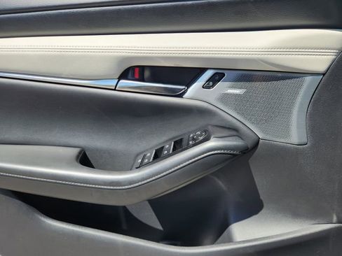 Used 2025 MAZDA MAZDA3 2.5 Turbo Sedan w/Premium Plus image 21