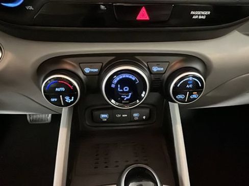 Used 2026 Hyundai Venue SEL FWD image 22