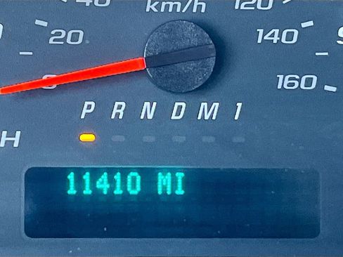 Used 2024 Chevrolet Express 2500 w/ Driver Convenience Package image 12