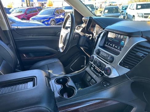 Used 2017 GMC Yukon XL SLT w/ Premium Edition image 24