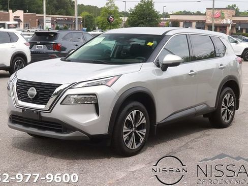Used 2021 Nissan Rogue SV FWD image 3
