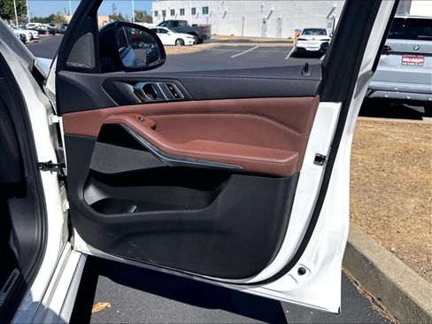 Used 2022 BMW X5 M50i AWD/4WD image 29
