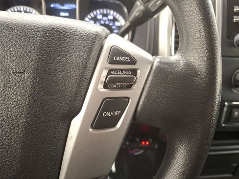 Used 2018 Nissan Titan SV image 18