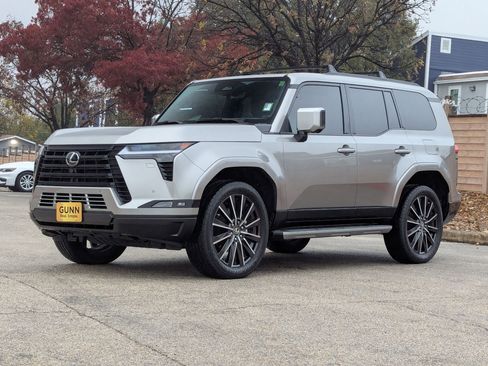 Used 2024 Lexus GX 550 image 8